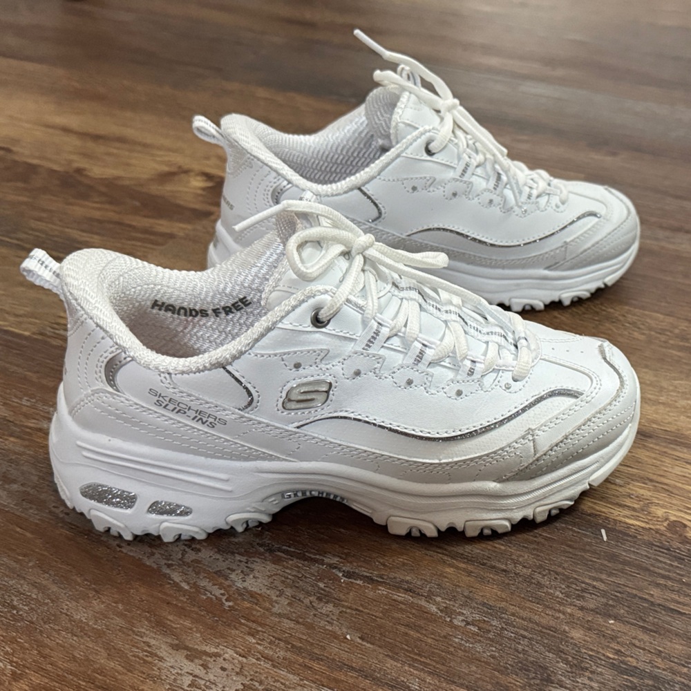 Skechers Women's White & silver glitter Sneakers size 6